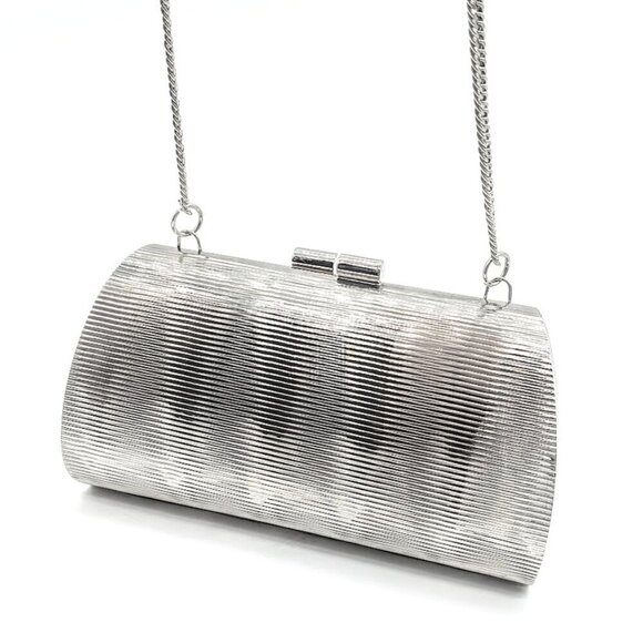Vintage Silver Finish Ribbed Metal Hardside Clutch Bag - Picture 3 of 8